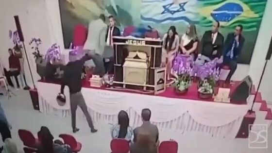 Sicario tries to finish his target inside of church in brazil Photo 0001 Video Thumb