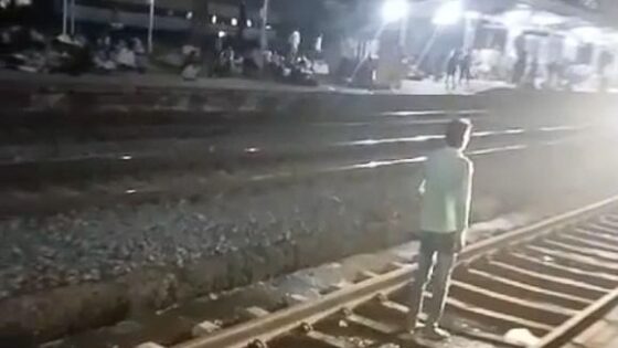 Suicide by train in maihar india Photo 0001 Video Thumb