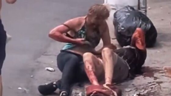 Woman stabs ex partner with 14 stab wounds in broad daylight in brazil Photo 0001 Video Thumb
