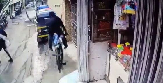Boy loses control of his bike and leaves for the land of the dead in a bizarre accident Photo 0001 Video Thumb