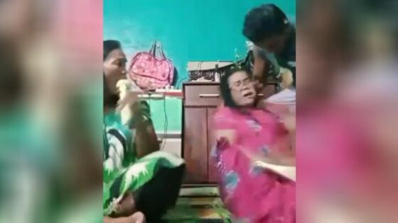 Husband stabs his wife to death during facebook live out of jealousy in indonesia Photo 0001 Video Thumb
