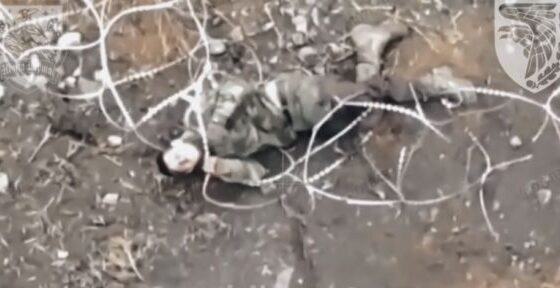 Soldier tries to kill himself by cutting his own neck with barbed wire after seeing that there was no chance of surviving in the russia vs ukraine war Photo 0001 Video Thumb