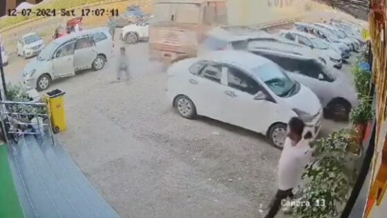 19 year old man dies in a tragic accident on the mumbai pune highway india Photo 0001 Video Thumb