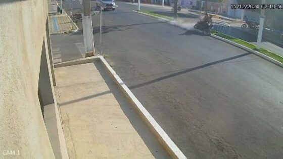A man died after his motorcycle crashed into a pole in the city of alto santo in the state of ceará brazil Photo 0001 Video Thumb