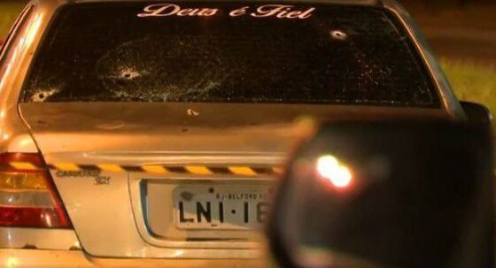 Federal police officers shoot at a civilian car in brazil and hit a passenger in the head Photo 0001 Video Thumb