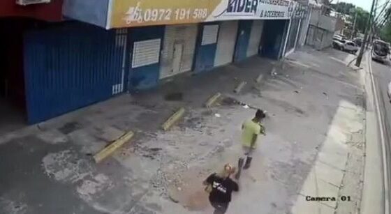 Girlfriend throws gasoline on boyfriend after argument and ends up burning her own hair too Photo 0001 Video Thumb