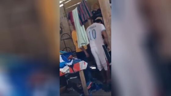 Jealous and messed up father beats his daughters boyfriend with a hammer for reasons still unknown Photo 0001 Video Thumb