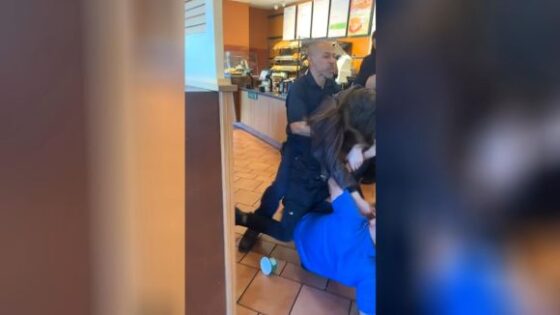 Panera bread employee hits with pan to a violent customer Photo 0001 Video Thumb