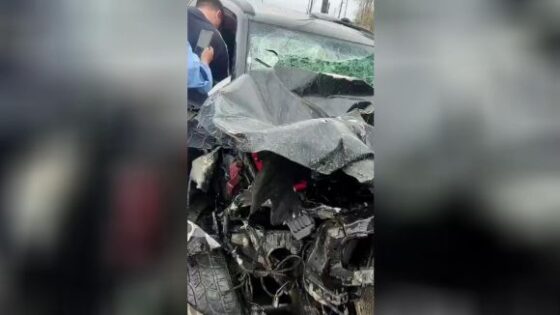 Traffic accident leaves car occupants extremely injured and in need of emergency medical help in ecuador Photo 0001 Video Thumb