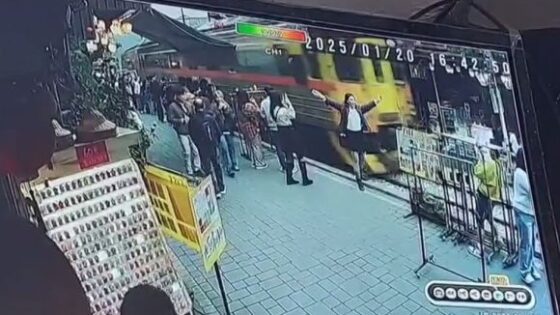 A silly accident that cost this young asian girl her life Photo 0001 Video Thumb