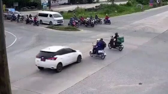 One of the most violent traffic accidents between cars and motorcycles youve probably ever seen Photo 0001 Video Thumb