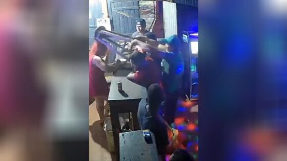 So this is how drunk customers pay their bill in brazilian bars Photo 0001 Video Thumb