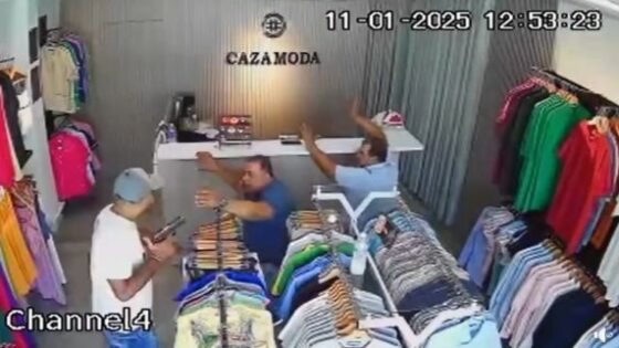 Thief tries to rob a man but karma hits him Photo 0001 Video Thumb
