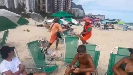 Knife fight ends badly on beach in brazil Photo 0001 Video Thumb