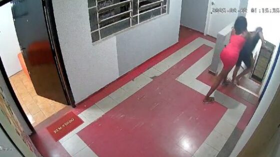 Woman throws 70 year old man down stairs to rob him Photo 0001 Video Thumb