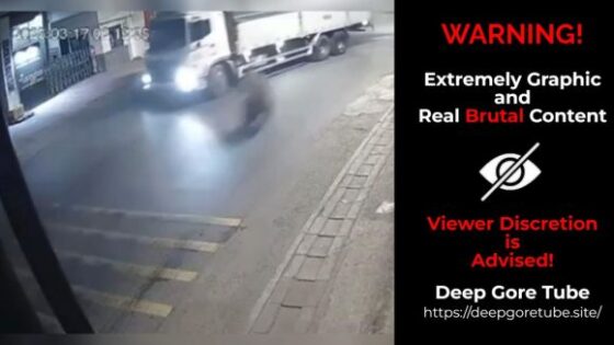 Collision with truck causes motorcyclist to lose his leg and die at the scene Photo 0001 Video Thumb