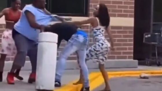 Fat man gets a surprise finger up the ass during fight Photo 0001 Video Thumb