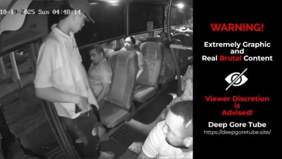 Bus robbery in Colombia goes wrong as passengers fight back Photo 0001 Video Thumb
