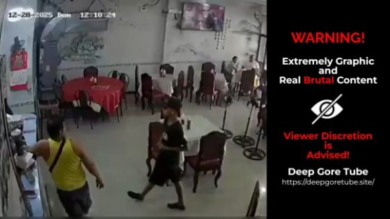Gunman kills restaurant worker in Guayaquil leaving extortion threat pamphlets Photo 0001 Video Thumb