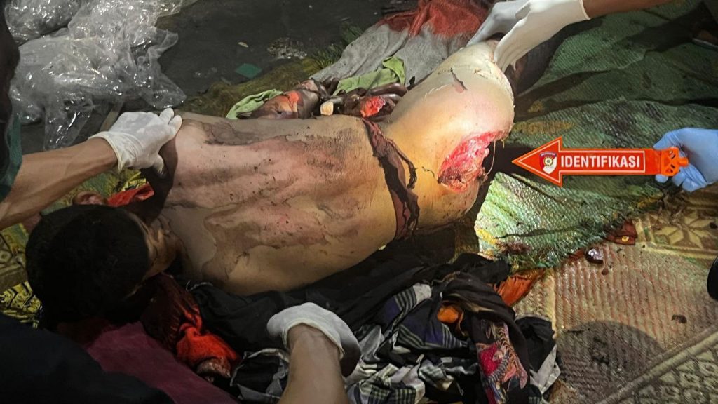 Homemade firework blast kills teen in Kauman Ponorogo Indonesia Photo 0004