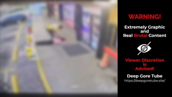 Insane man murders unsuspecting female convenience store clerk with hammer Photo 0001 Video Thumb