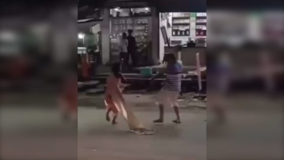 This is the nastiest fight Ive ever seen Probably in India Photo 0001 Video Thumb