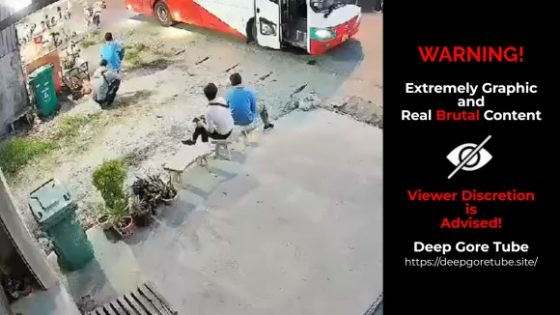 Worker stabbed to death after loud music dispute on bus in Tay Ninh Vietnam Photo 0001 Video Thumb