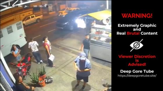 Gunmen kill man and wound several people at food stand in Guayaquil Ecuador Photo 0001 Video Thumb