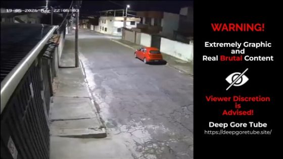 Police officer shoots carjacking suspect dead during attack in Quito Ecuador Photo 0001 Video Thumb